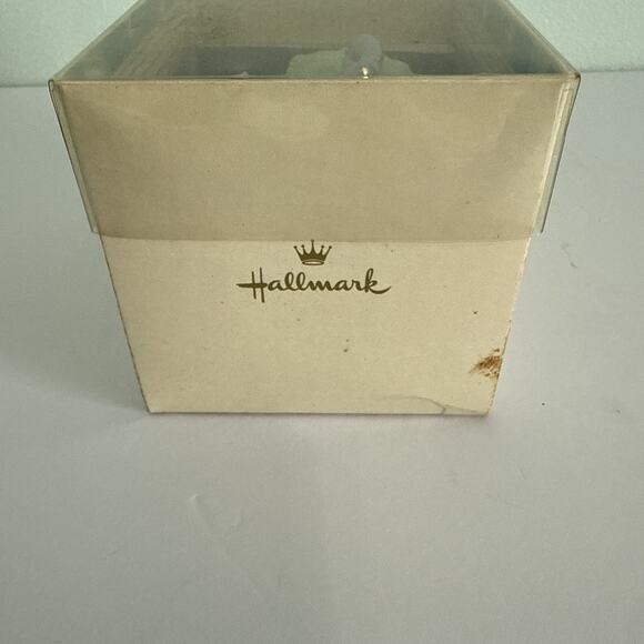 Hallmark Vintage THE DIVINE MISS PIGGY Ornament 1981 Muppets Christmas IN BOX - Picture 2 of 6